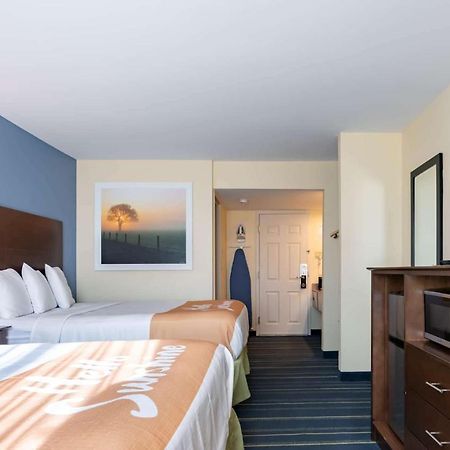 Days Inn By Wyndham Hartford/Closest Downtown Exterior foto