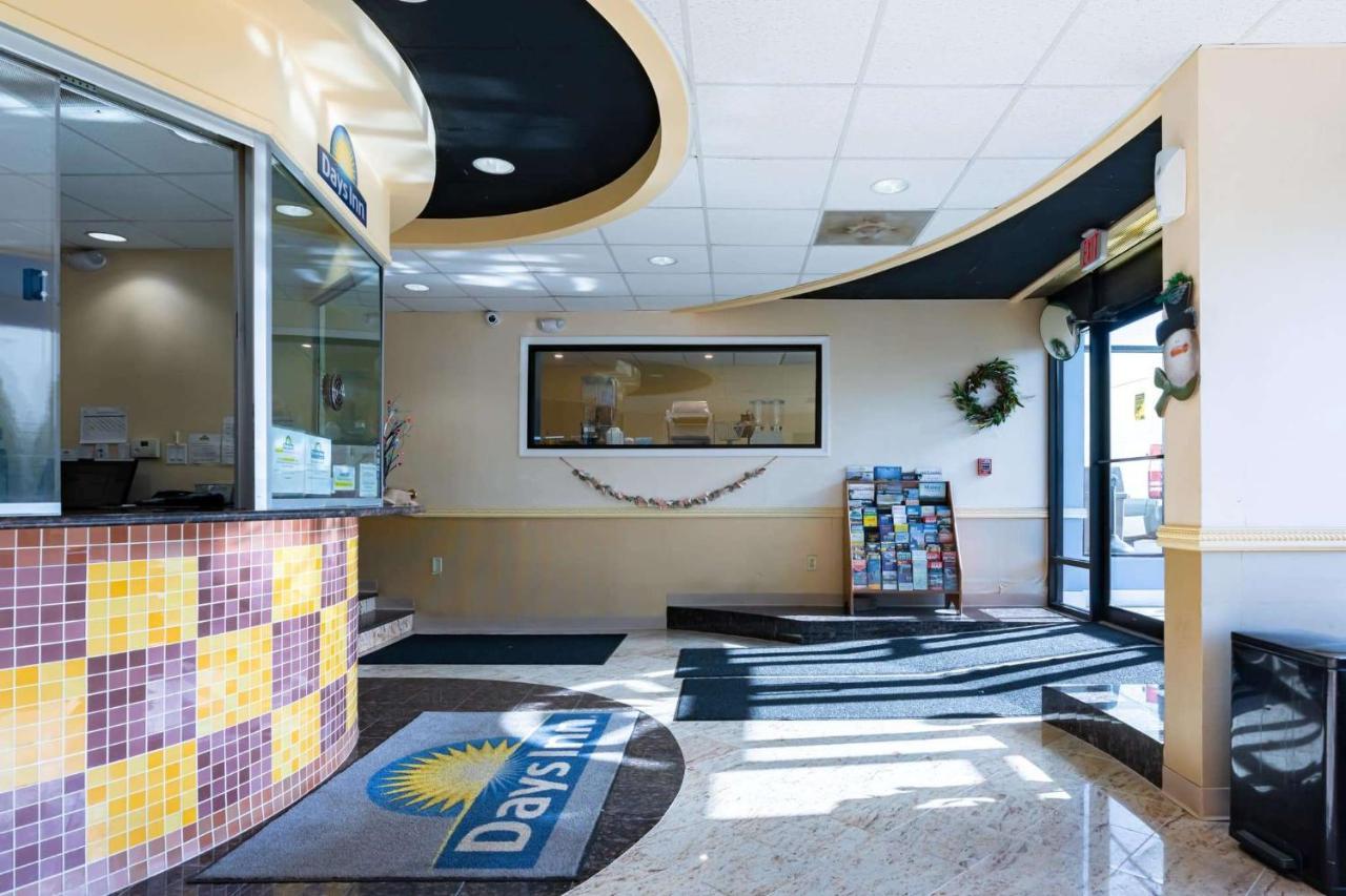 Days Inn By Wyndham Hartford/Closest Downtown Exterior foto