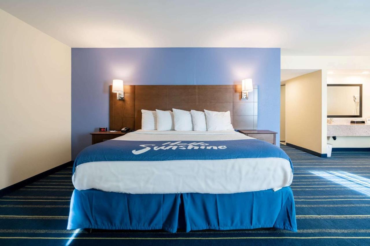 Days Inn By Wyndham Hartford/Closest Downtown Exterior foto