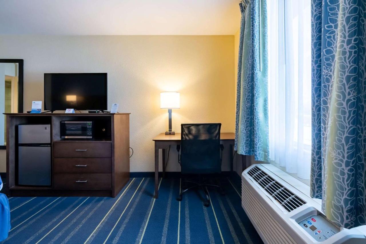Days Inn By Wyndham Hartford/Closest Downtown Exterior foto